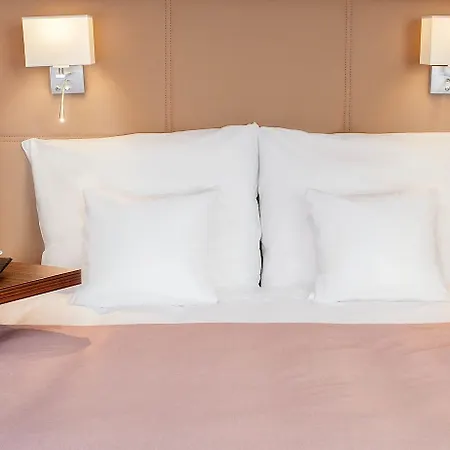 Desilva Premium 4* بوزنان