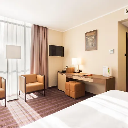 فندق Desilva Premium 4*