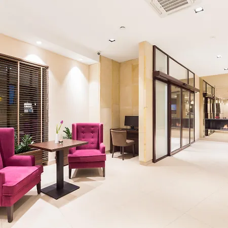 ホテル Desilva Premium 4*