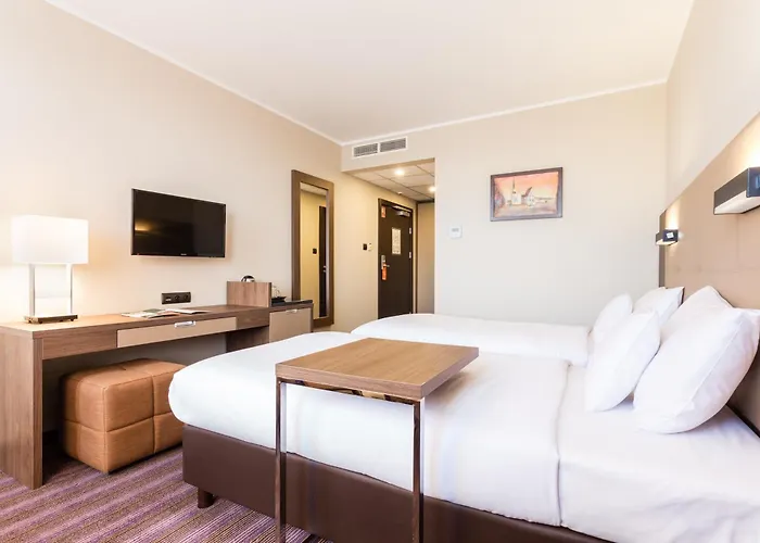 Hotel Desilva Premium